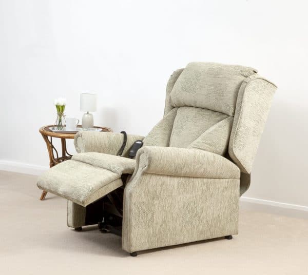 Senydd Riser Recliner Chair