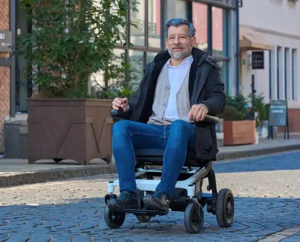Robooter E80/E80 Ultra Carbon Folding Powerchair - Image 10