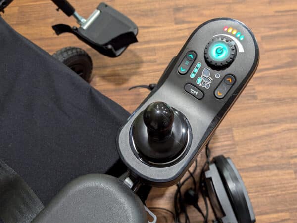 CLEARANCE Invacare Aviva RX 40 Powerchair (Pre-Loved, Grade A) - Image 3