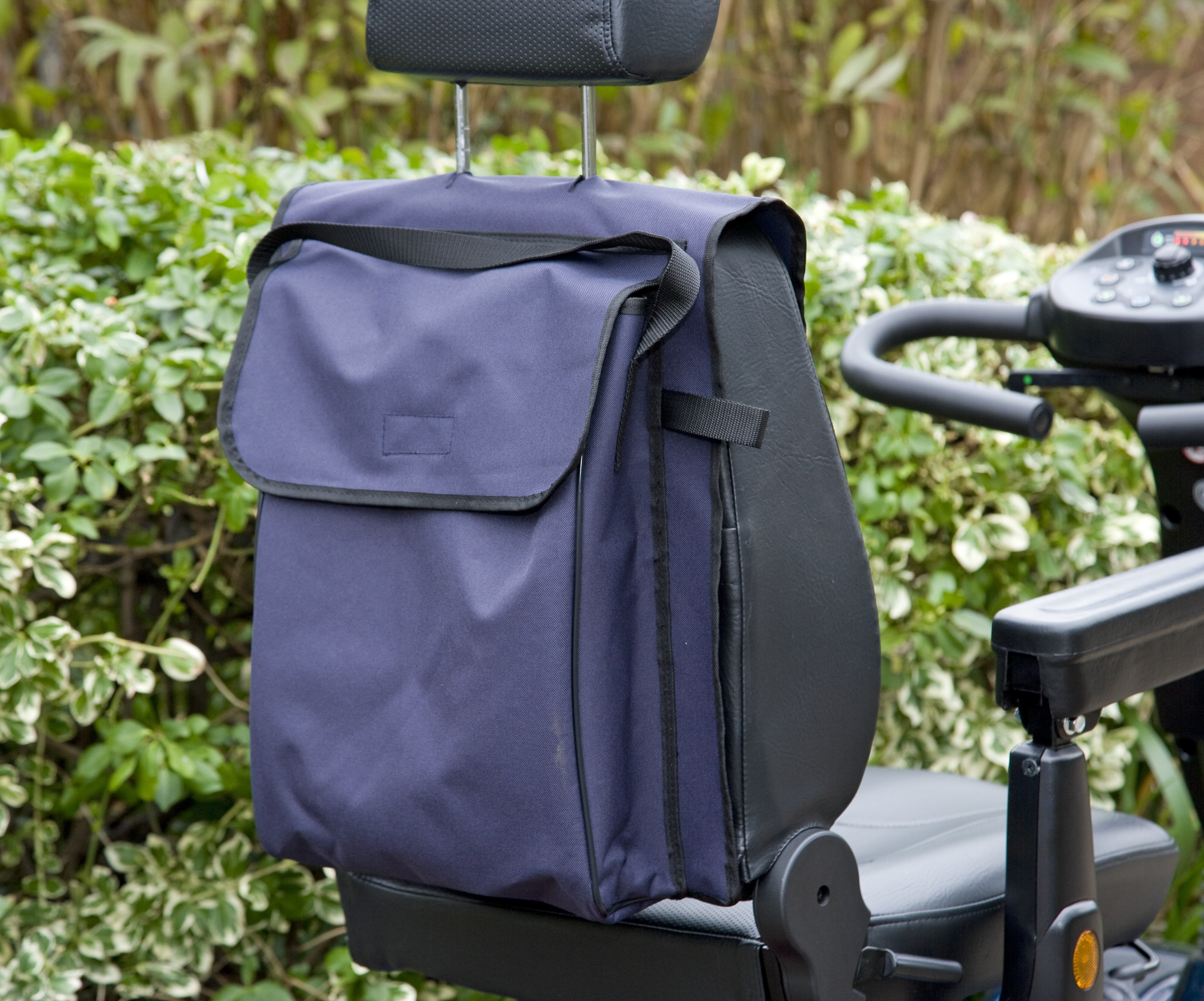 FEL40-069 Scooter Bag_2 Scooter Bag - attach to your scooter's backrest